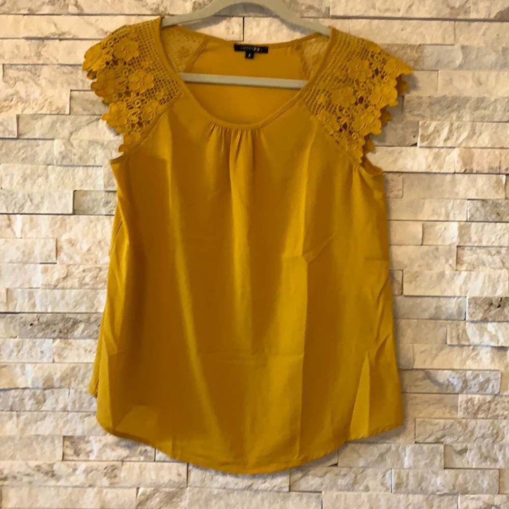 Light weight polyester short sleeved camisole shirt Golden Orange / Gold Color